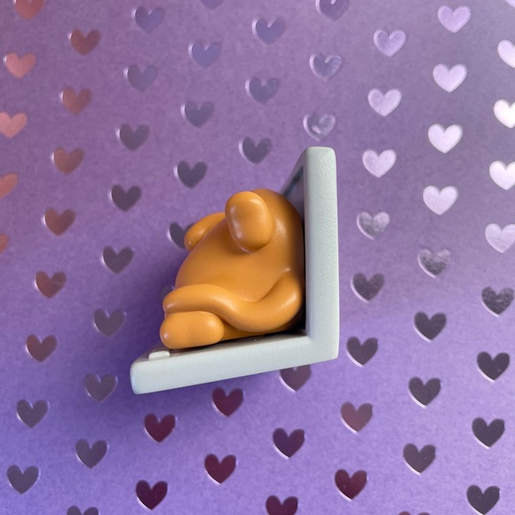 Cute Cat Figurine on Laptop - Picture 4 of 7